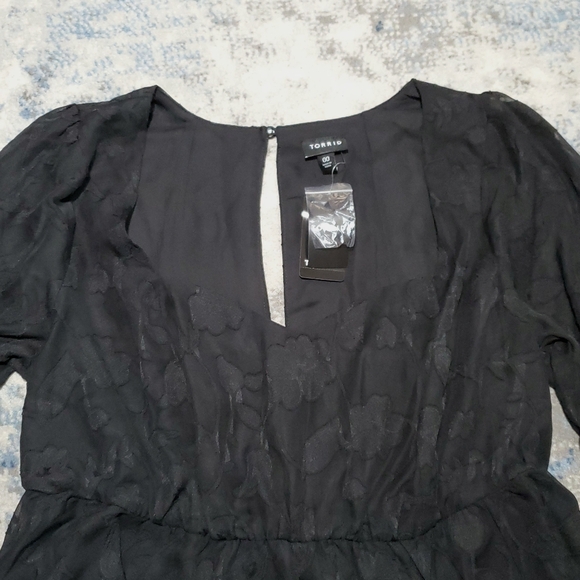 Torrid Peplum Chiffon Black Floral Print Puff Sleeve Blouse Size M/L(10) - Picture 2 of 10
